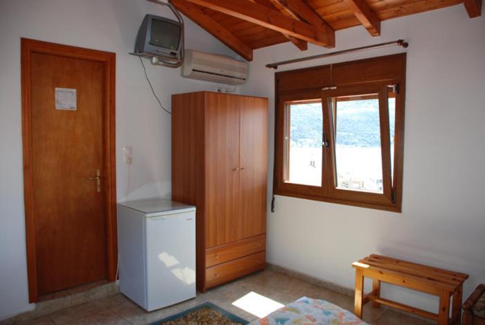 Hotel Bonis Самос Стая снимка