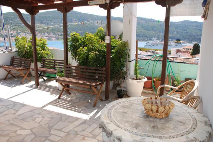 Hotel Bonis Самос Стая снимка