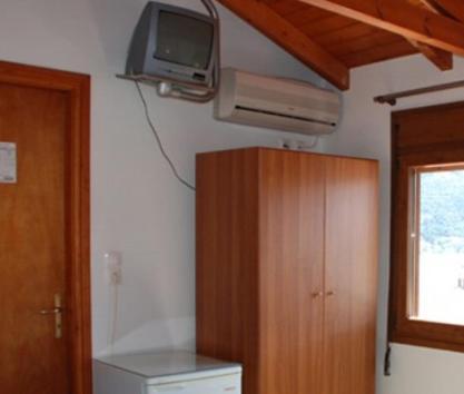Hotel Bonis Самос Екстериор снимка
